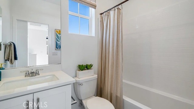 2540 E Lincoln Paseo, Ontario CA: https://media.crmls.org/medias/663232e4-2fec-4d0c-90f8-d3272f6fb3f7.jpg