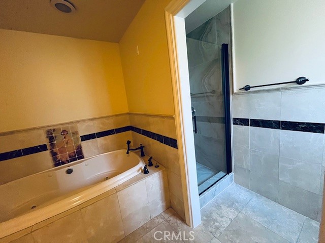 Detail Gallery Image 17 of 48 For 6201 Corbin Ave, Tarzana,  CA 91356 - 5 Beds | 4 Baths
