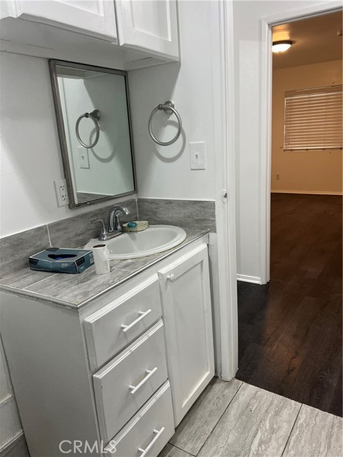 9122 S Hoover Street, Los Angeles CA: https://media.crmls.org/medias/66330d47-23ee-41eb-88f5-0a6cf2c70152.jpg