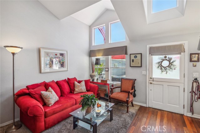 Detail Gallery Image 11 of 55 For 33 El Paseo St, Newport Beach,  CA 92663 - 2 Beds | 2 Baths