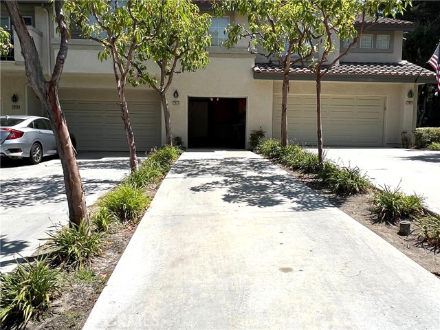 7997 E Viewrim, Anaheim Hills CA: https://media.crmls.org/medias/6633e1dc-ef6a-4471-9c27-b8c9f82a7fb2.jpg
