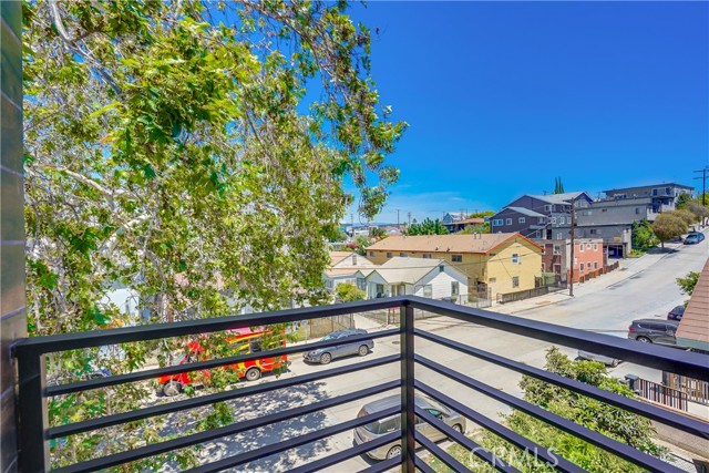 Detail Gallery Image 36 of 48 For 4638 Lomita St, Los Angeles,  CA 90019 - 4 Beds | 4/1 Baths