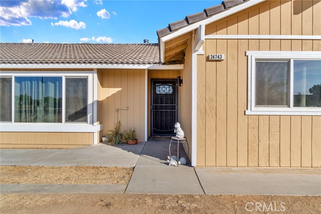 Detail Gallery Image 4 of 29 For 24743 Tropical Dr, Madera,  CA 93638 - 4 Beds | 2 Baths