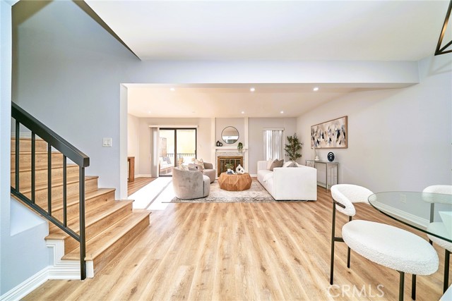 Detail Gallery Image 6 of 28 For 3130 Montrose Ave #102,  La Crescenta,  CA 91214 - 3 Beds | 2/1 Baths