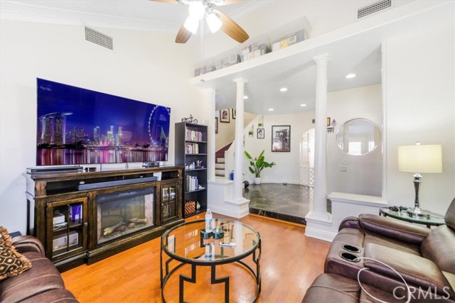 37913 53rd E Street, Palmdale CA: https://media.crmls.org/medias/66360ab2-1951-4225-bd5a-9daff64fd23e.jpg