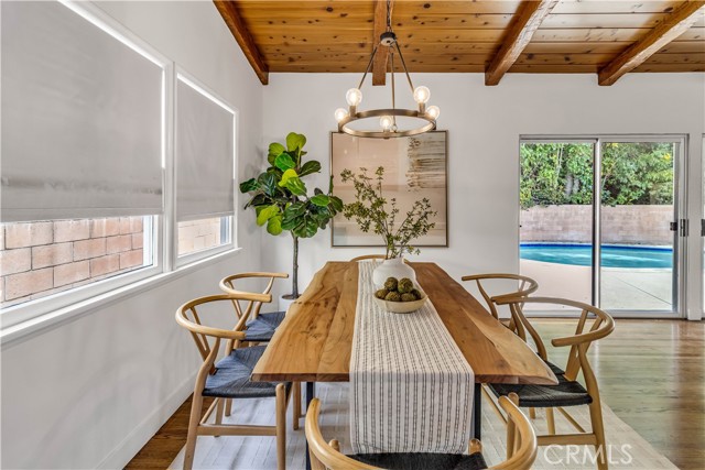 Detail Gallery Image 10 of 27 For 8308 Zelzah, Northridge,  CA 91325 - 3 Beds | 2 Baths