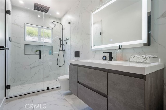 Detail Gallery Image 39 of 75 For 17043 Gunther St, Granada Hills,  CA 91344 - 4 Beds | 4 Baths