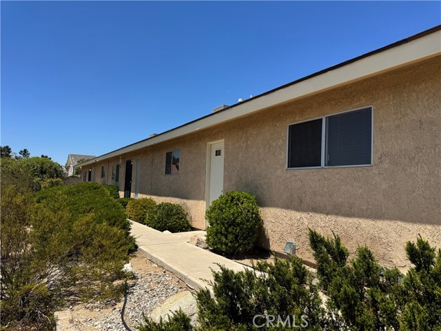 16156 Wato Road, Apple Valley CA: https://media.crmls.org/medias/66368ecd-6747-4aee-98af-2a434528defc.jpg