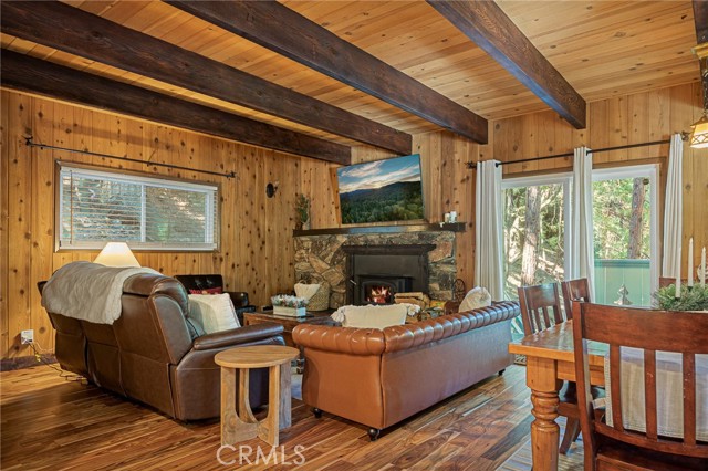 Detail Gallery Image 10 of 28 For 27941 Rainbow Dr, Lake Arrowhead,  CA 92352 - 3 Beds | 2 Baths