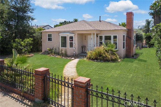 Detail Gallery Image 2 of 21 For 530 W Montana St, Pasadena,  CA 91103 - 3 Beds | 2 Baths