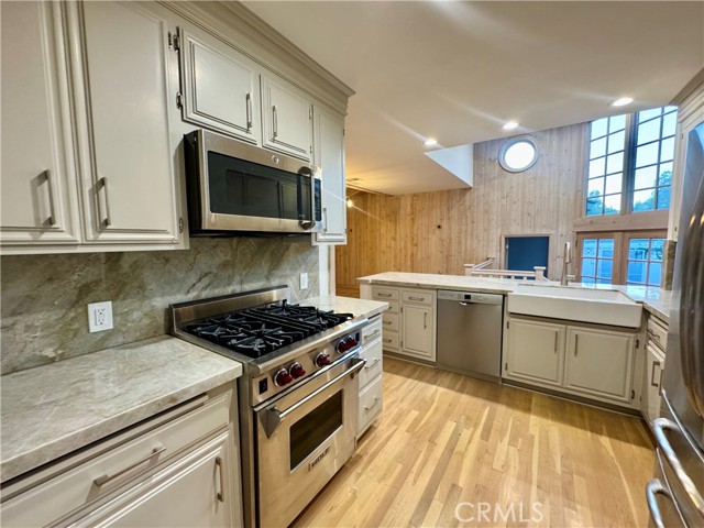 Detail Gallery Image 8 of 23 For 3 Sorrel Ln, Rolling Hills Estates,  CA 90274 - 3 Beds | 3 Baths