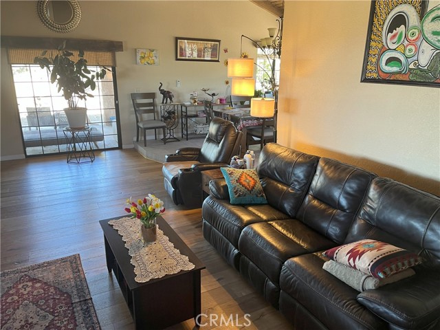 Detail Gallery Image 7 of 38 For 984 Pinon Rd, Pinon Hills,  CA 92372 - 3 Beds | 2/1 Baths