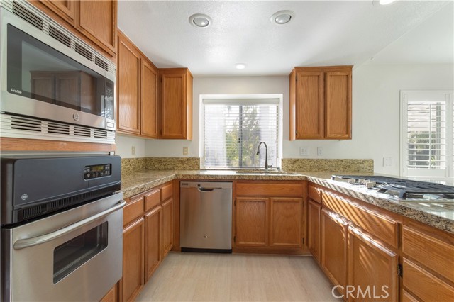 Detail Gallery Image 10 of 27 For 23661 Ballestros Rd, Murrieta,  CA 92562 - 4 Beds | 2/1 Baths