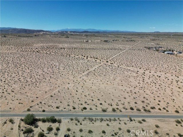 3492 Meldora Avenue, 29 Palms CA: https://media.crmls.org/medias/6638be1c-d740-4be9-9d2b-878491e04a46.jpg