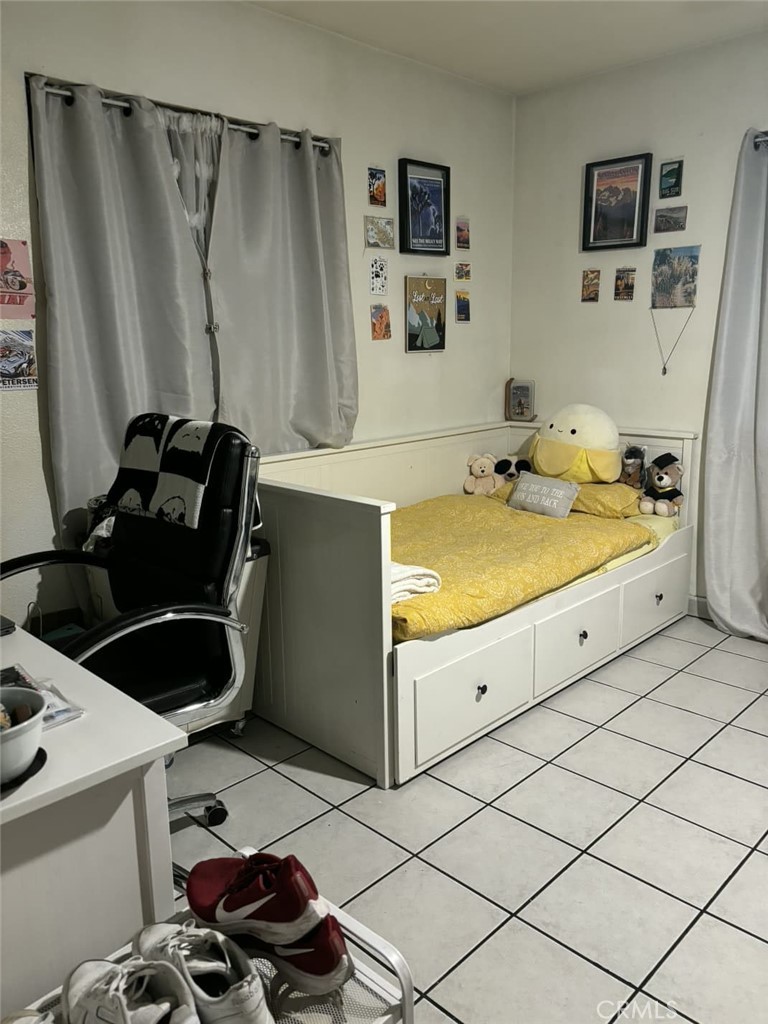 https://media.crmls.org/medias/6638e0ed-b301-4c10-87b9-ae594f766a62.jpg?preset=X-Large