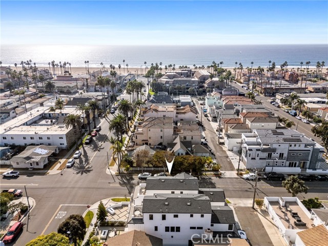 Detail Gallery Image 3 of 34 For 301 12th St, Huntington Beach,  CA 92648 - 3 Beds | 3/1 Baths