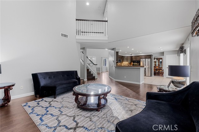 Detail Gallery Image 12 of 58 For 26426 Cardinal Dr, Canyon Country,  CA 91387 - 5 Beds | 4 Baths