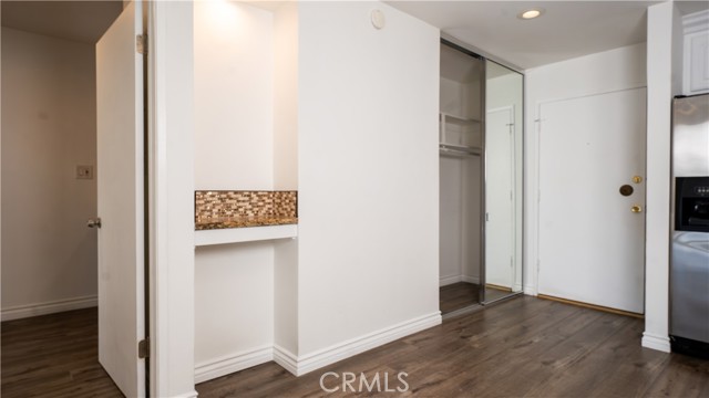 Detail Gallery Image 6 of 12 For 102 Scholz #37,  Newport Beach,  CA 92663 - 1 Beds | 1 Baths