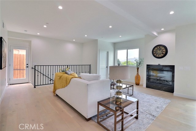 4850 Buchanan, Los Angeles CA: https://media.crmls.org/medias/663a2520-c633-40cc-bdfa-699b0d91a49a.jpg
