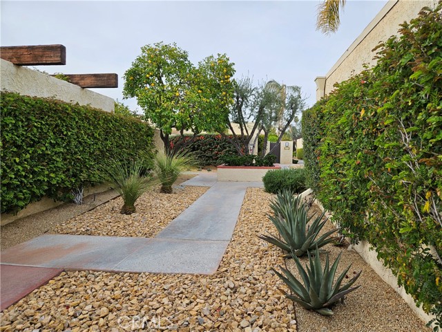 Detail Gallery Image 4 of 29 For 410 N Hermosa Dr, Palm Springs,  CA 92262 - 2 Beds | 2 Baths