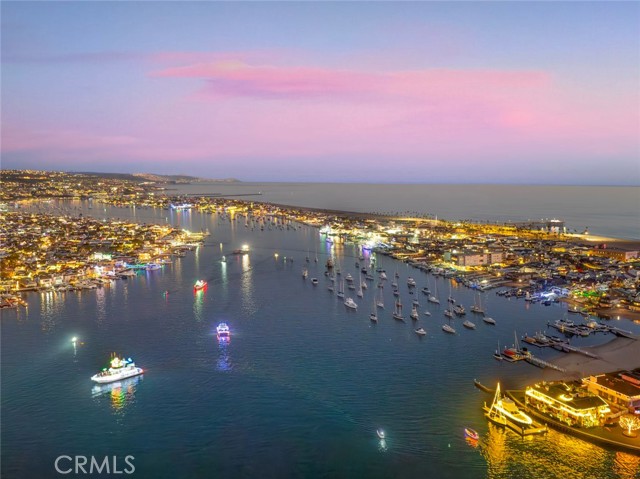417 E Bay, Newport Beach CA: https://media.crmls.org/medias/663a40b5-912b-4732-bee4-5d8b1a25e34a.jpg