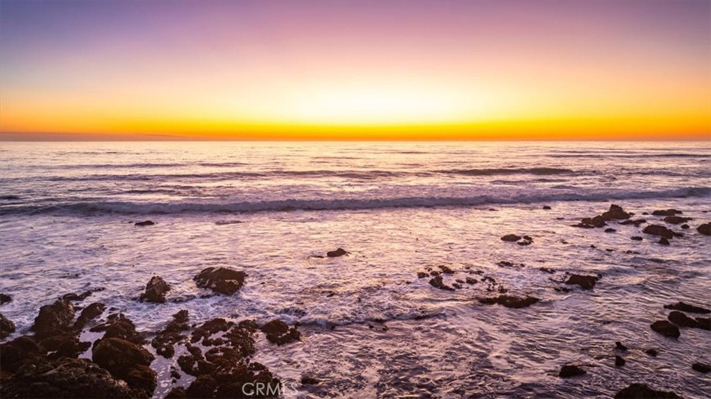 https://media.crmls.org/medias/663a791c-d7b9-457d-96e7-5ad06195cf1d.jpg?preset=X-Large