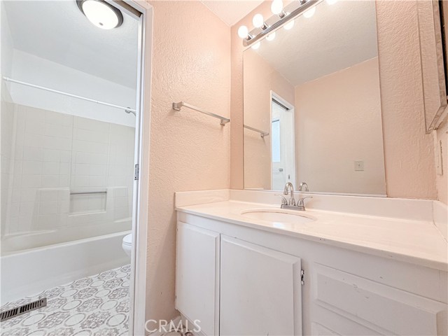 Detail Gallery Image 13 of 22 For 14312 Dover, Mojave,  CA 93501 - 2 Beds | 3 Baths