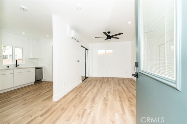 Detail Gallery Image 5 of 59 For 7020 Schroll St, Lakewood,  CA 90713 - 4 Beds | 4 Baths