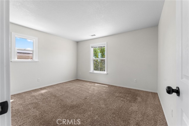 Detail Gallery Image 12 of 22 For 5789 Golding Dr, Lancaster,  CA 93536 - 4 Beds | 3 Baths