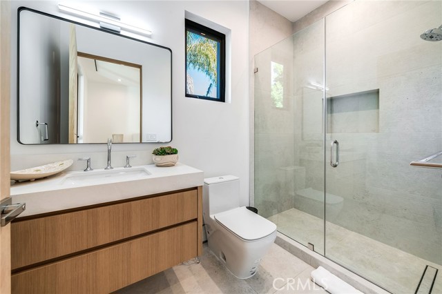 Detail Gallery Image 27 of 43 For 4930 Palomar Dr, Tarzana,  CA 91356 - 6 Beds | 6/1 Baths