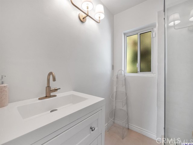 3825 Los Amigos Street, La Crescenta CA: https://media.crmls.org/medias/663c61c1-5443-4151-a125-f22cc7dcd703.jpg