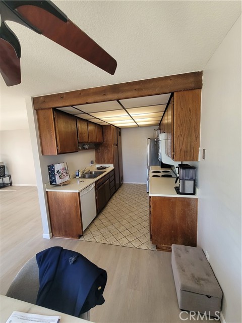 Detail Gallery Image 4 of 16 For 1150 S Meadow Ln #35,  Colton,  CA 92324 - 2 Beds | 2 Baths