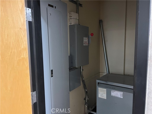 175 E 9th Street, Corona, California 92879, ,Commercial Lease,For Rent,175 E 9th Street,CRSR24049207