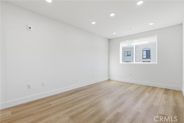 Detail Gallery Image 9 of 13 For 12078 Guerin St #207,  Studio City,  CA 91604 - 3 Beds | 2 Baths