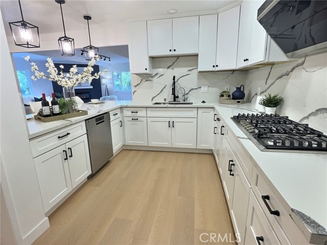3120 Las Faldas Drive, Fullerton CA: https://media.crmls.org/medias/663df0ff-b0dd-4262-ade8-a4a7a23706ca.jpg