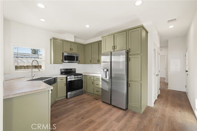 Detail Gallery Image 6 of 21 For 732 E Route 66 #26,  Glendora,  CA 91740 - 2 Beds | 2 Baths