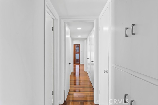 Detail Gallery Image 25 of 42 For 2820 Oak Point Dr, Los Angeles,  CA 90068 - 2 Beds | 1/1 Baths