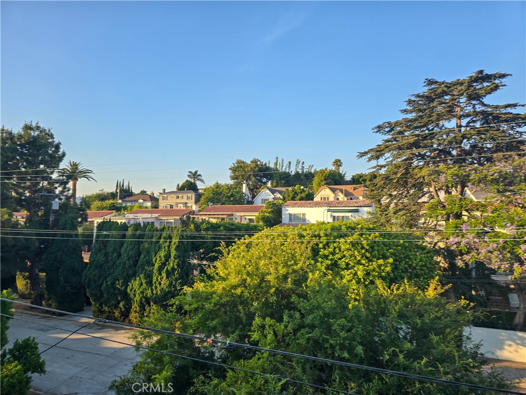 https://media.crmls.org/medias/663eeff7-5051-4427-b73b-657cb2c0f469.jpg?preset=X-Large