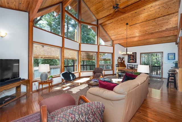 7134 Snyder Ridge Road, Mariposa CA: https://media.crmls.org/medias/663fb0c9-2b42-4222-ba04-27c6682c152c.jpg