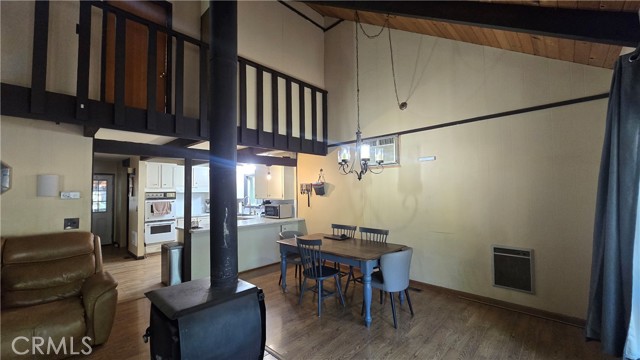 Detail Gallery Image 5 of 41 For 6106 Guilford Cir, Magalia,  CA 95954 - 4 Beds | 3 Baths