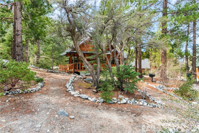Detail Gallery Image 3 of 33 For 41524 Alder Dr, Forest Falls,  CA 92339 - 2 Beds | 2 Baths