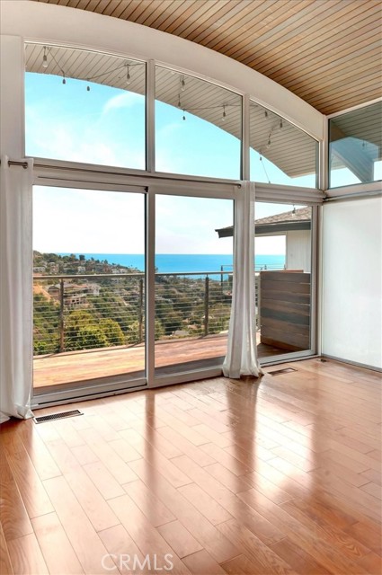 Detail Gallery Image 5 of 23 For 1385 Terrace Way, Laguna Beach,  CA 92651 - 4 Beds | 2 Baths