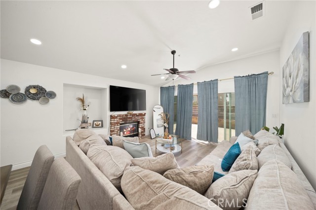 Detail Gallery Image 16 of 30 For 15023 Fox Ridge Dr, Fontana,  CA 92336 - 3 Beds | 2 Baths