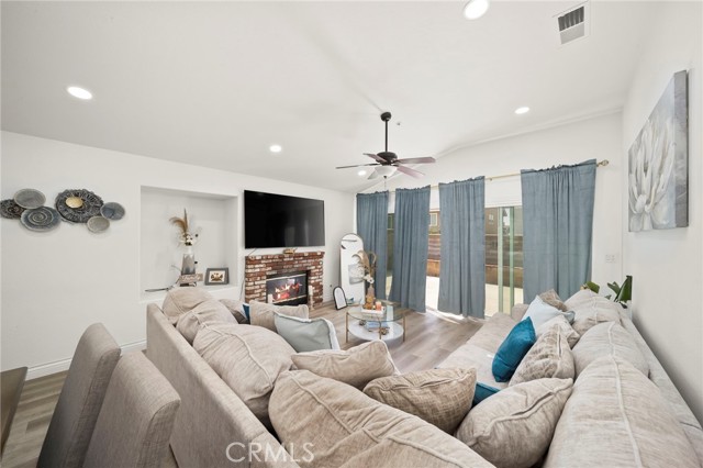 Detail Gallery Image 16 of 30 For 15023 Fox Ridge Dr, Fontana,  CA 92336 - 3 Beds | 2 Baths