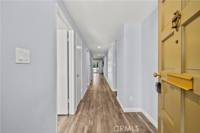 Detail Gallery Image 3 of 31 For 26847 Oak Branch Cir, Newhall,  CA 91321 - 2 Beds | 2 Baths