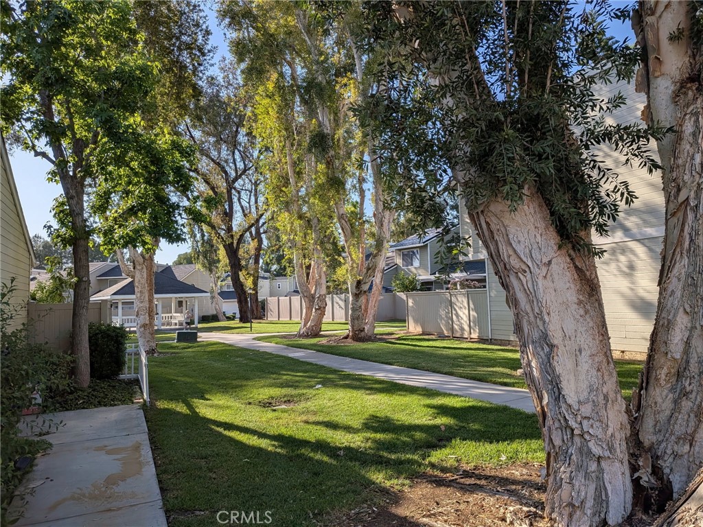 https://media.crmls.org/medias/6642d711-faaa-4515-80f5-82a97ff38f81.jpg?preset=X-Large