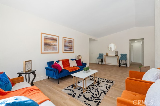 Detail Gallery Image 5 of 16 For 1075 Leslie Ct, Colton,  CA 92324 - 3 Beds | 2 Baths