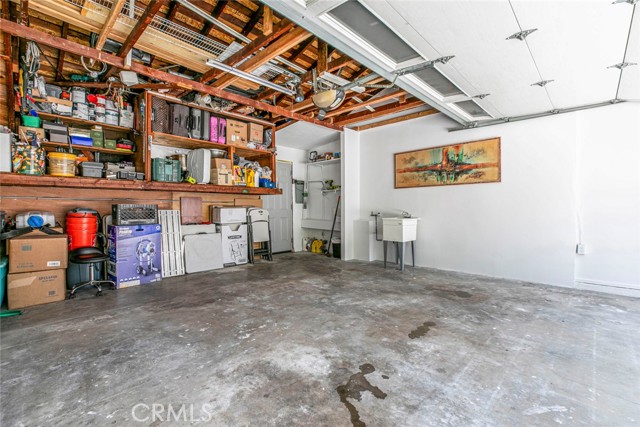 15409 Wyandotte Street, Van Nuys CA: https://media.crmls.org/medias/6643d7c1-efa0-494b-b0ac-d56135e36ef9.jpg