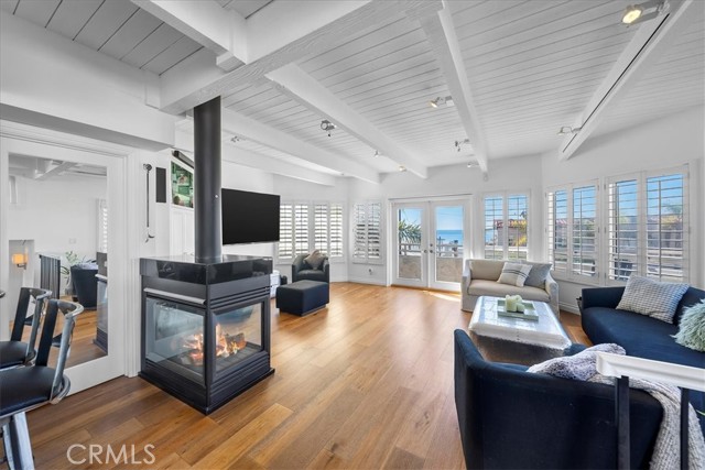Detail Gallery Image 2 of 50 For 712 Highland Ave, Manhattan Beach,  CA 90266 - 3 Beds | 4 Baths