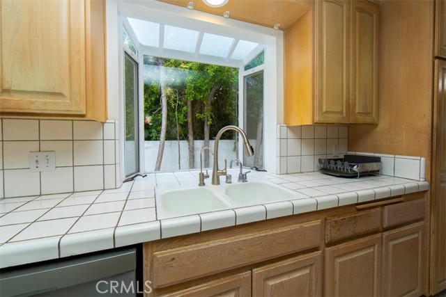 Detail Gallery Image 10 of 39 For 27845 Hawthorne Bld, Rancho Palos Verdes,  CA 90275 - 3 Beds | 2 Baths